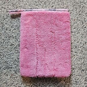 Norwex Bathroom Scrub Mitt Pink New